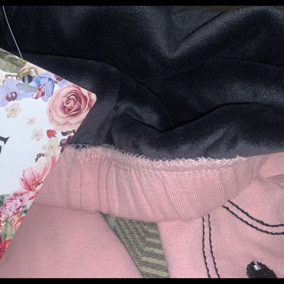 Robes - Picture 8 of 13